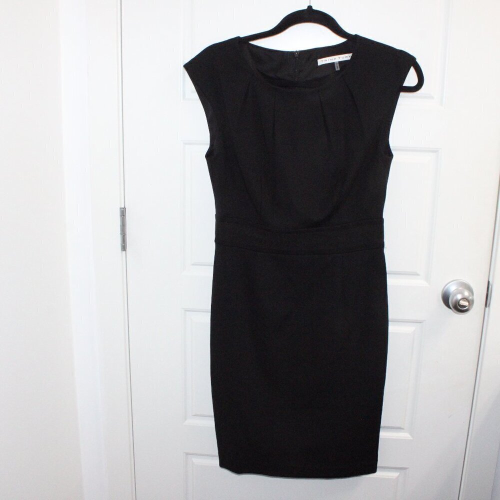 3/$30 Trina Turk Black Cap Sleeve Sheath Dress Size 2